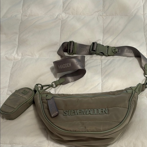 Steve Madden Olive Green Crossbody Bag - Picture 1 of 5